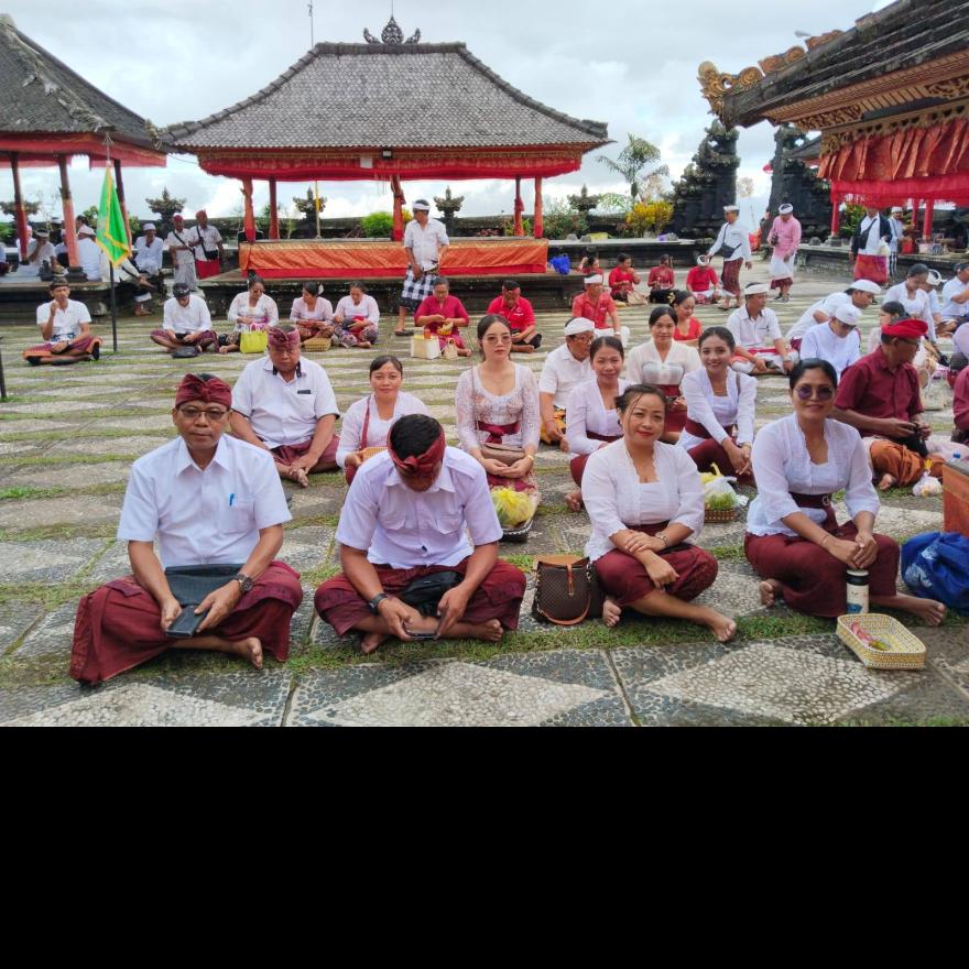 Persembahyangan Bersama ring Pura Kiduling Kreteg Besakih