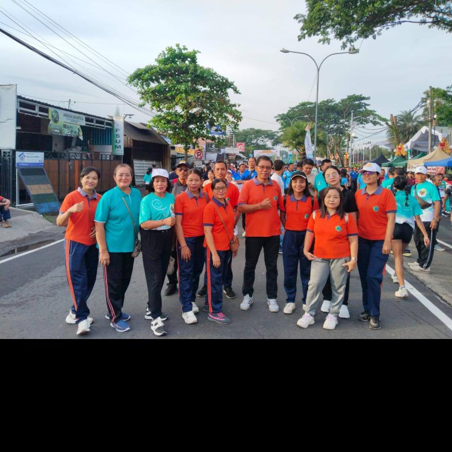 Mengikuti Jalan Santai dalam rangka Memperingati Hari Desa Nasional 2026 