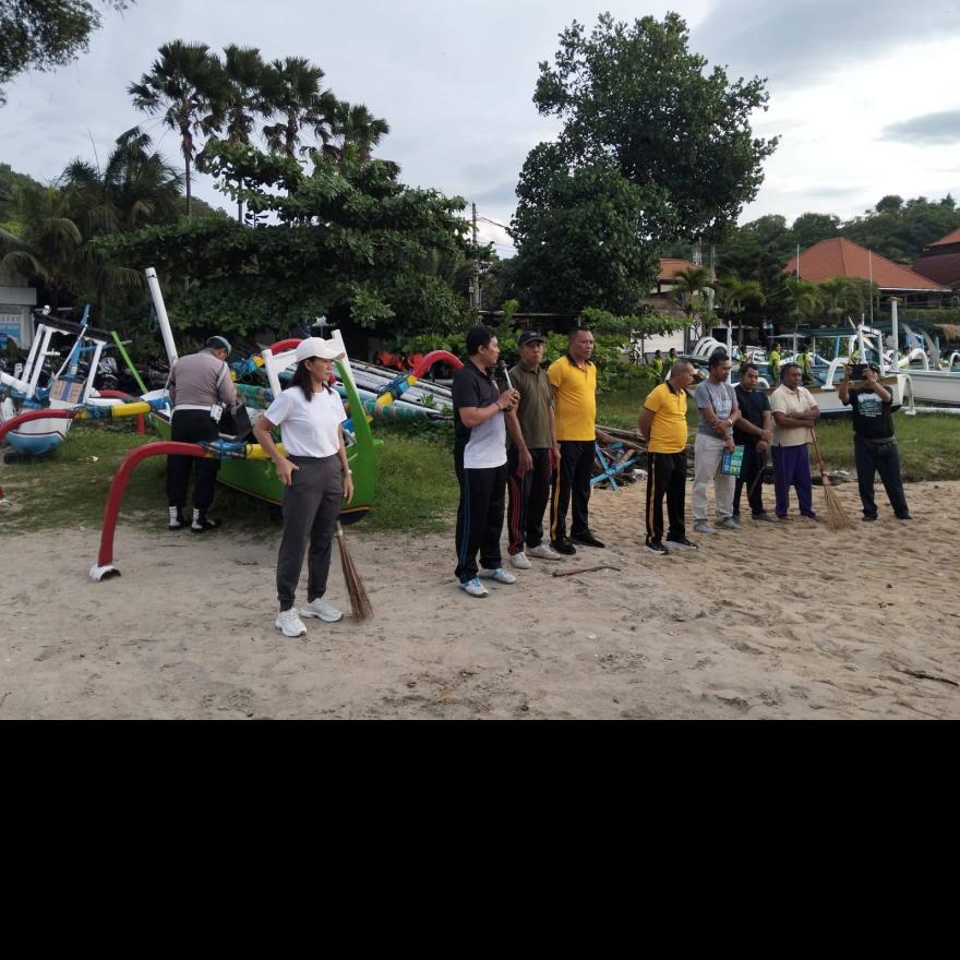 Mengikuti Gotong Royong dalam rangka menindaklanjuti Surat Edaran Gubernur Bali Nomor 09 Tahun 2026